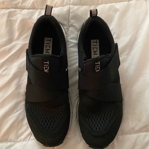 TIEM Women’s Slipstream Black Geometric Cycling Spin Shoe size 7.5 w/SPD clips